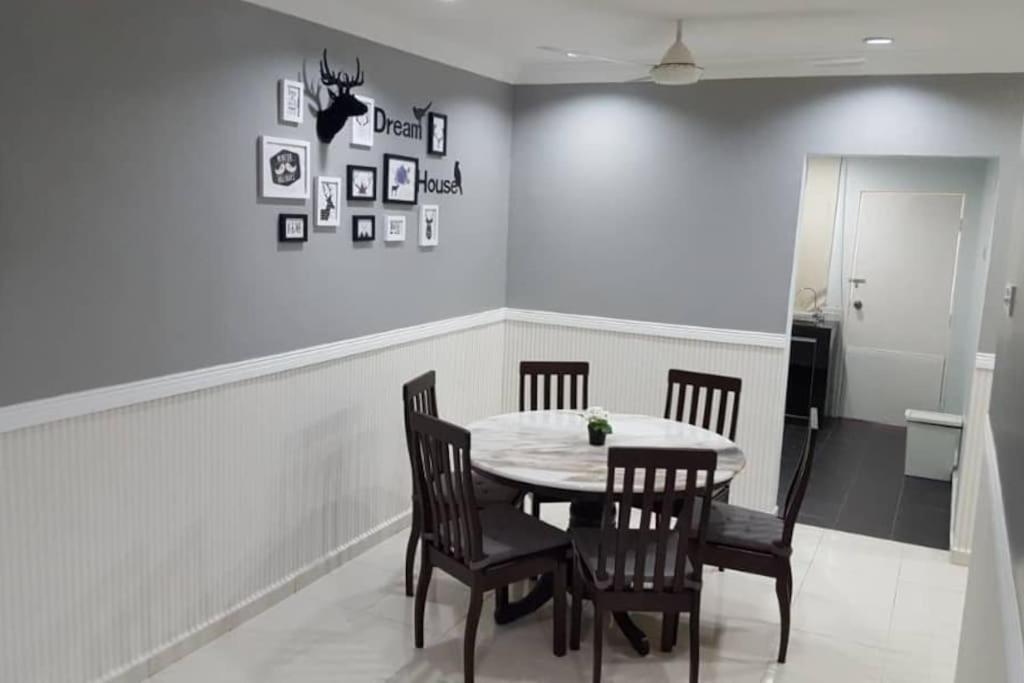 DiningRoom-pic