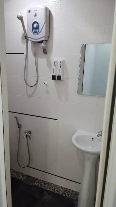 Toilet2-pic